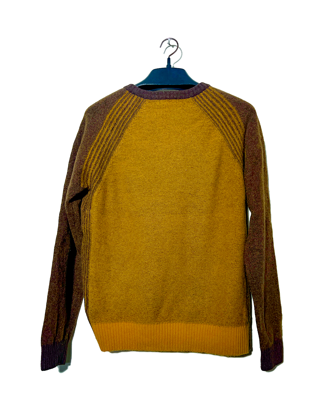 GUESS Warm Sweater - LARGE